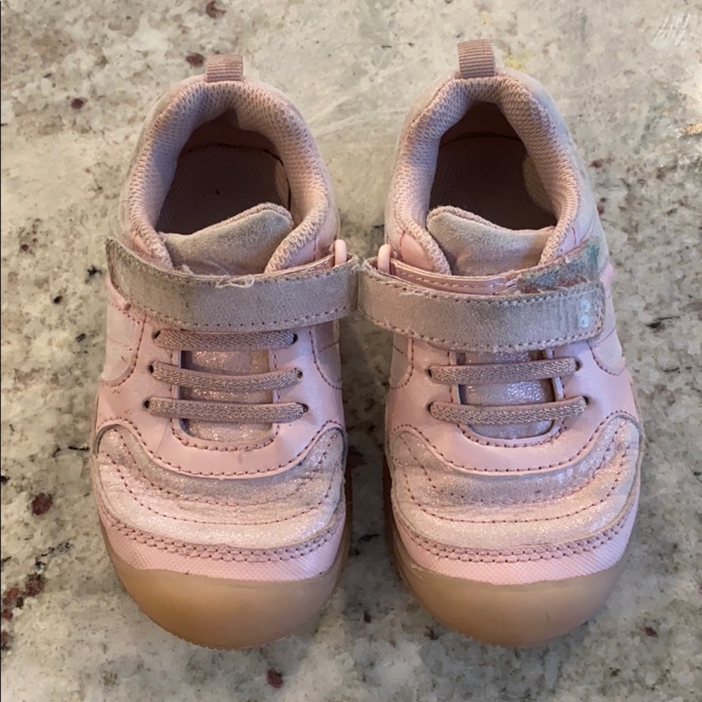 Light up play shoes
